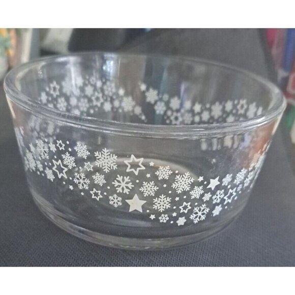 Anchor Hocking Set of 2 Snowflake Pattern Bowls 2-Cup & 4-Cup Capacity - Picture 9 of 11